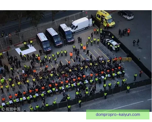 里昂中路渗透现象造成交通安全隐患，值得关注球迷出行安全问题