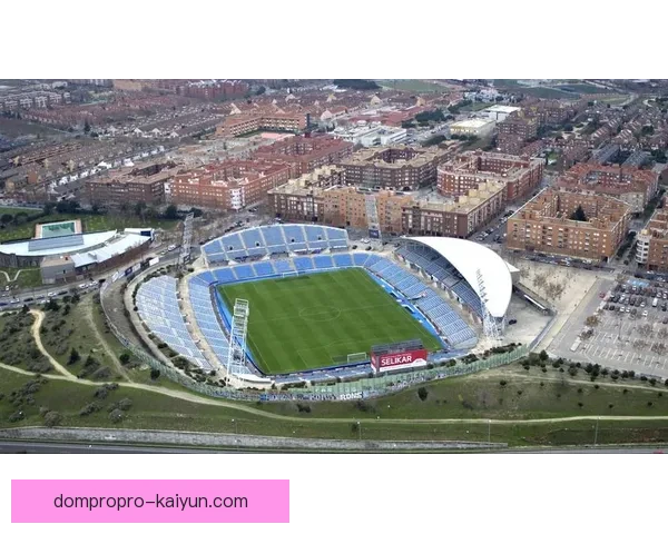 西甲球场介绍：探索西班牙顶级联赛中最具魅力的赛场特色与历史背景