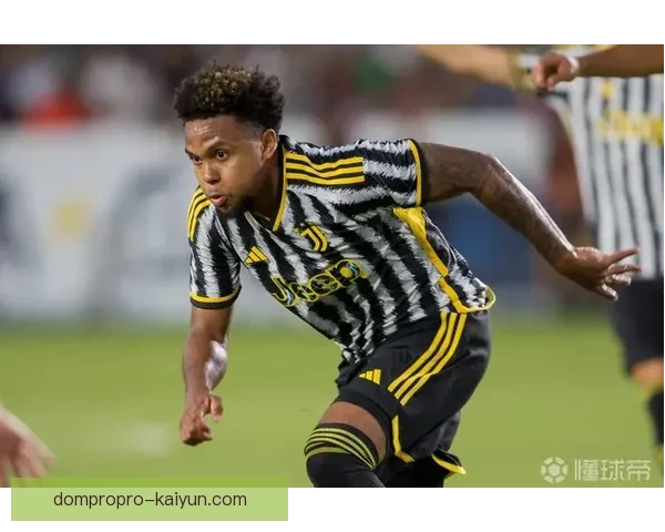 麦肯尼在利兹表现稳健，状态持续提升引发关注