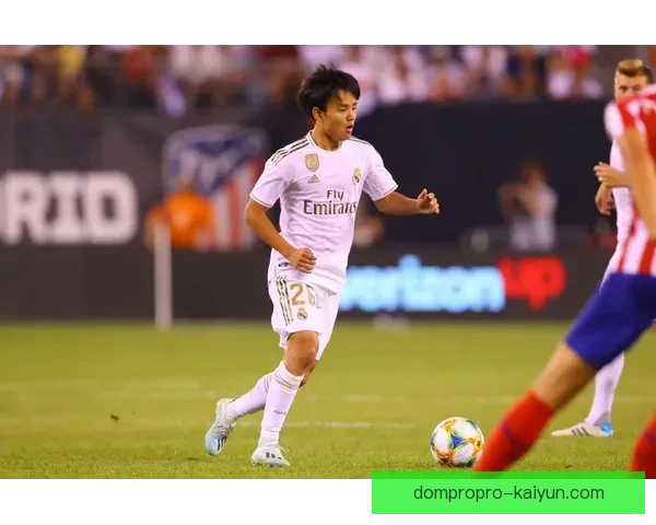 久保建英热身期间遭遇辱骂，表现稳健赢得支持者认可